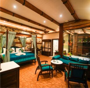 Luxury Hotel in Mussoorie : jharipani castle