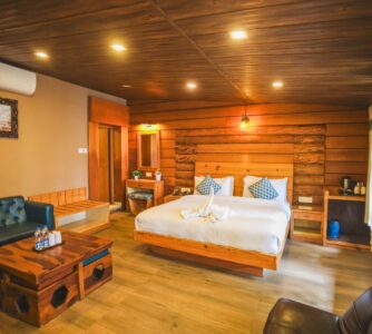 Luxury Hotel in Mussoorie : jharipani castle