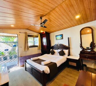 Luxury Hotel in Mussoorie : jharipani castle